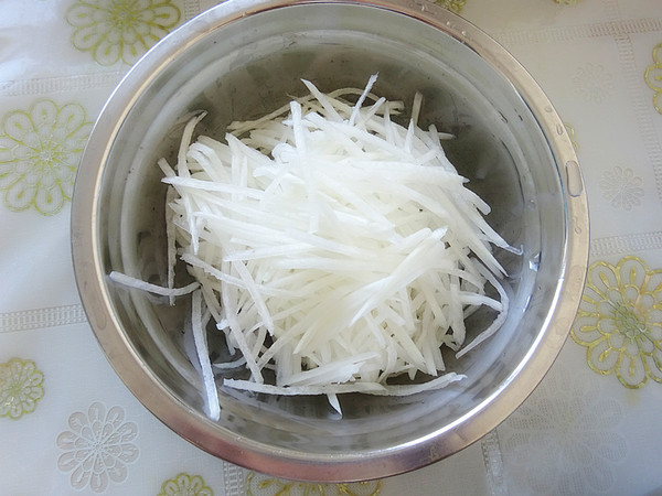 妙拌白菜蘿卜的做法-咸鮮味拌菜譜-易網<a href=http://www.aoa7937.com/ target=_blank class=infotextkey>健康養生</a>網 妙拌白菜蘿卜的做法-咸鮮味拌菜譜