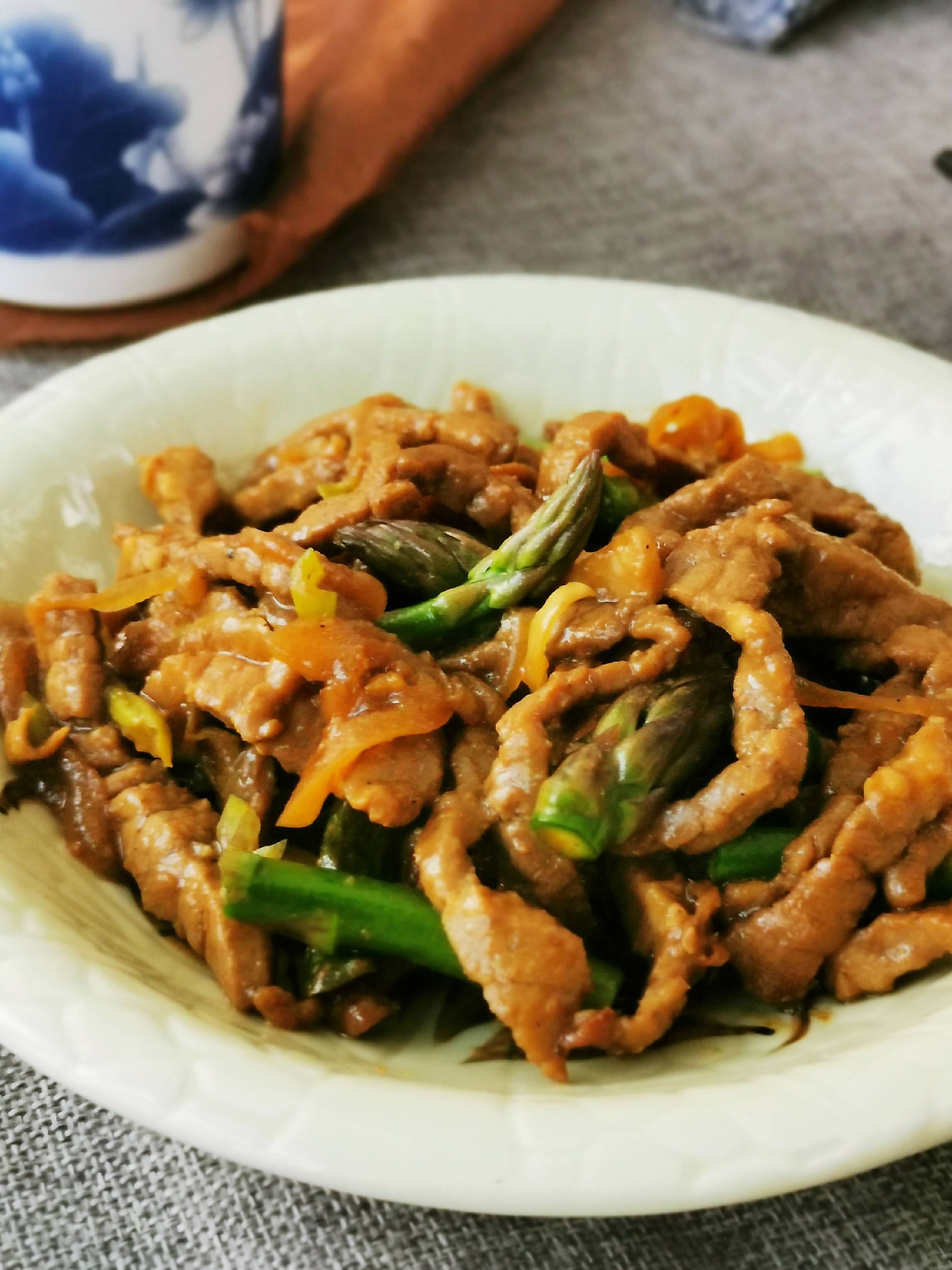 蘆筍牛柳的做法-咸鮮味炒菜譜-易網(wǎng)健康養(yǎng)生網(wǎng) 蘆筍牛柳的做法-咸鮮味炒菜譜