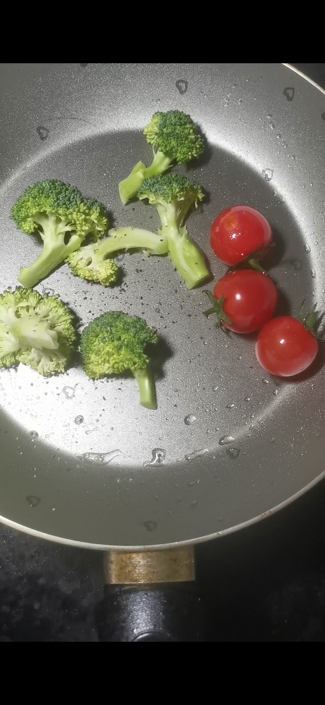 香煎戰(zhàn)斧牛排的做法-咸鮮味煎菜譜-易網(wǎng)健康養(yǎng)生網(wǎng) 香煎戰(zhàn)斧牛排的做法-咸鮮味煎菜譜