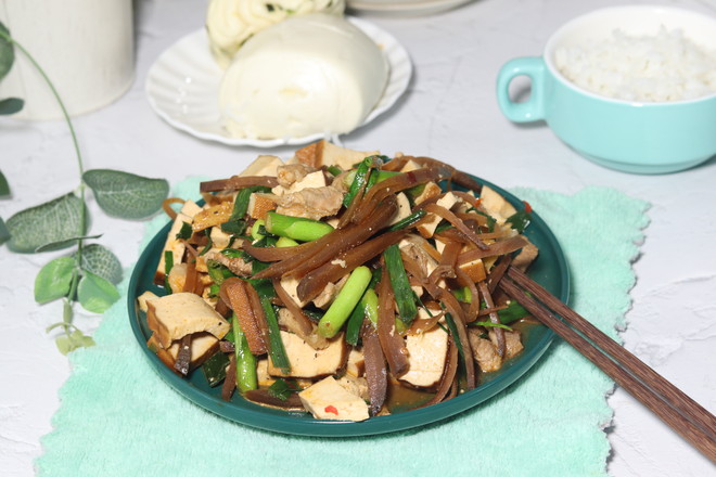 襄陽大頭菜炒豆干的做法-家常味炒菜譜