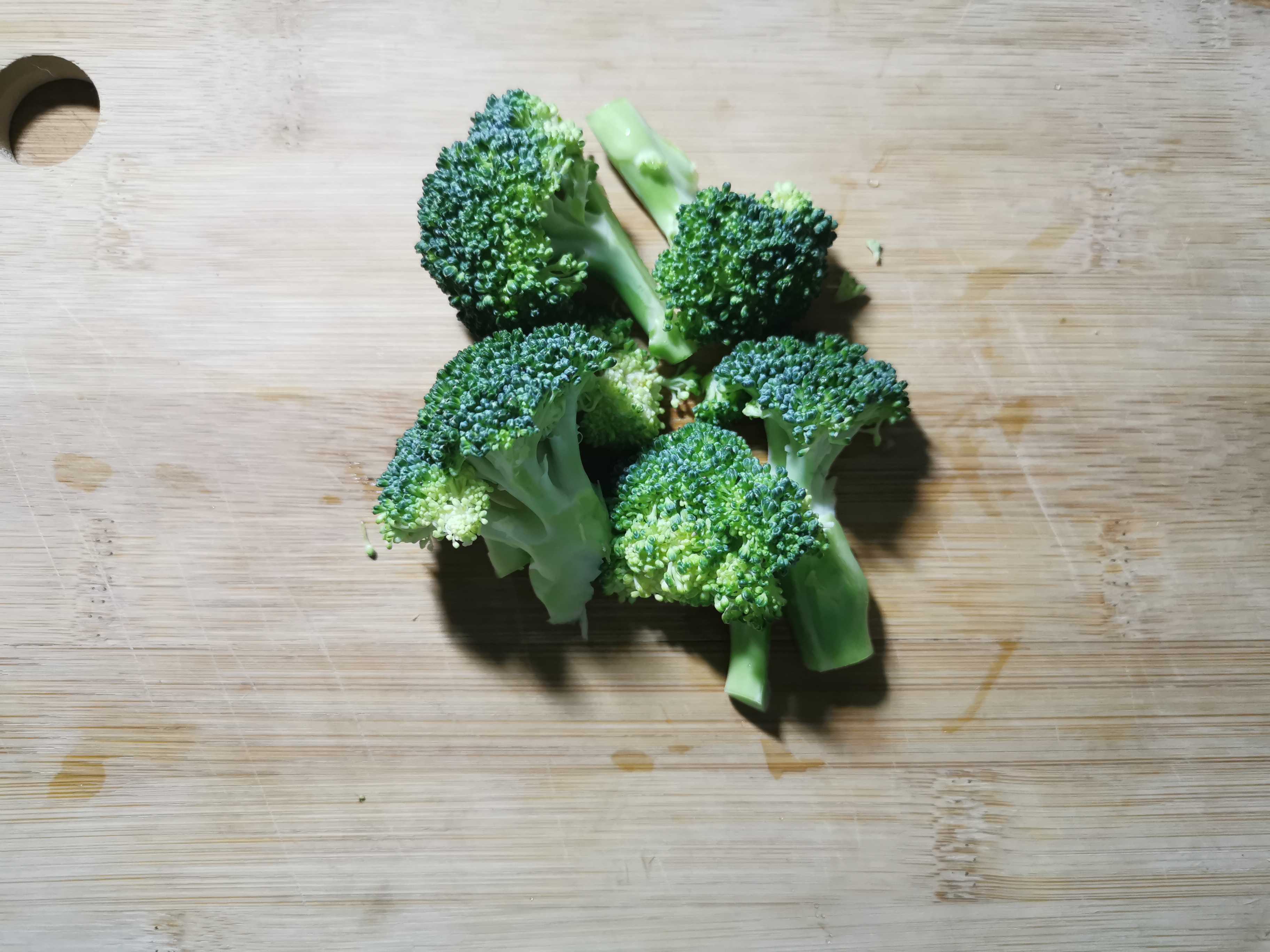 香煎戰(zhàn)斧牛排的做法-咸鮮味煎菜譜-易網(wǎng)健康養(yǎng)生網(wǎng) 香煎戰(zhàn)斧牛排的做法-咸鮮味煎菜譜