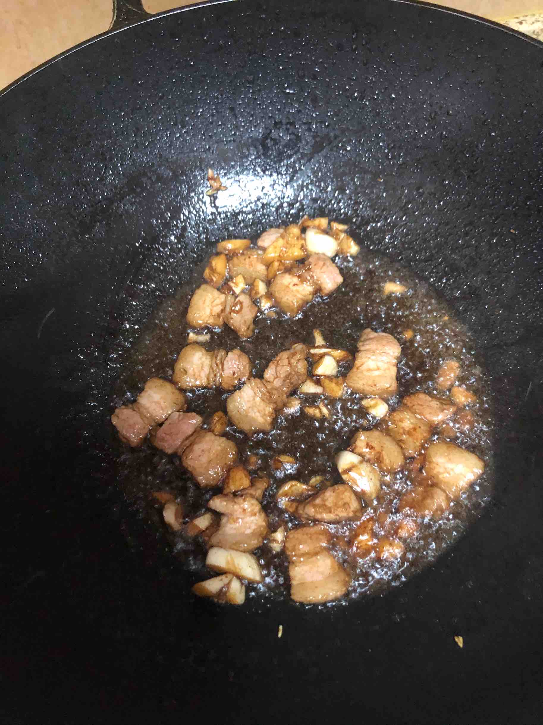 香菇油菜炒五花肉的做法-咸鮮味炒菜譜