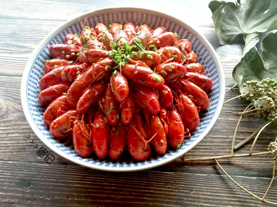 蒜蓉小龍蝦的做法-蒜香味炒菜譜