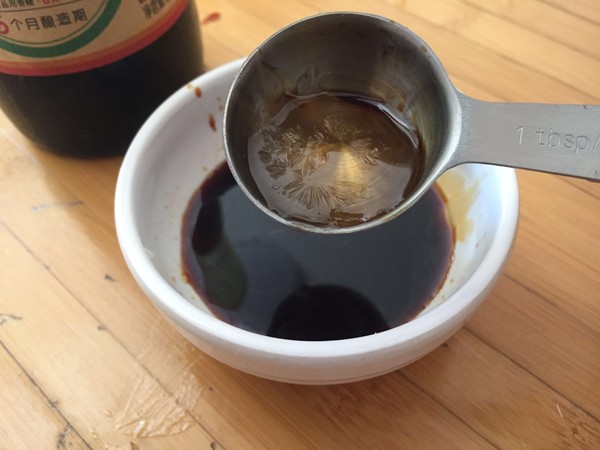芝麻煎雞腿的做法-咸鮮味煎菜譜