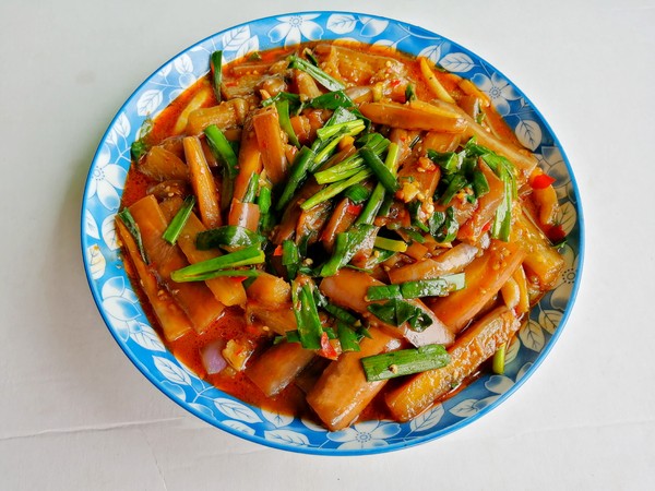茄子炒韭菜的做法-家常味炒菜譜-易網健康養生網 茄子炒韭菜的做法-家常味炒菜譜