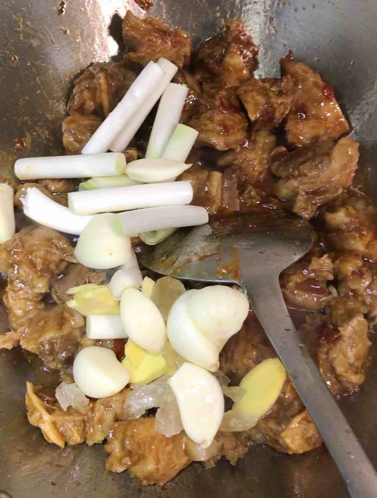 鮮筍燒牛肉的做法-家常味燒菜譜-易網(wǎng)健康養(yǎng)生網(wǎng) 鮮筍燒牛肉的做法-家常味燒菜譜