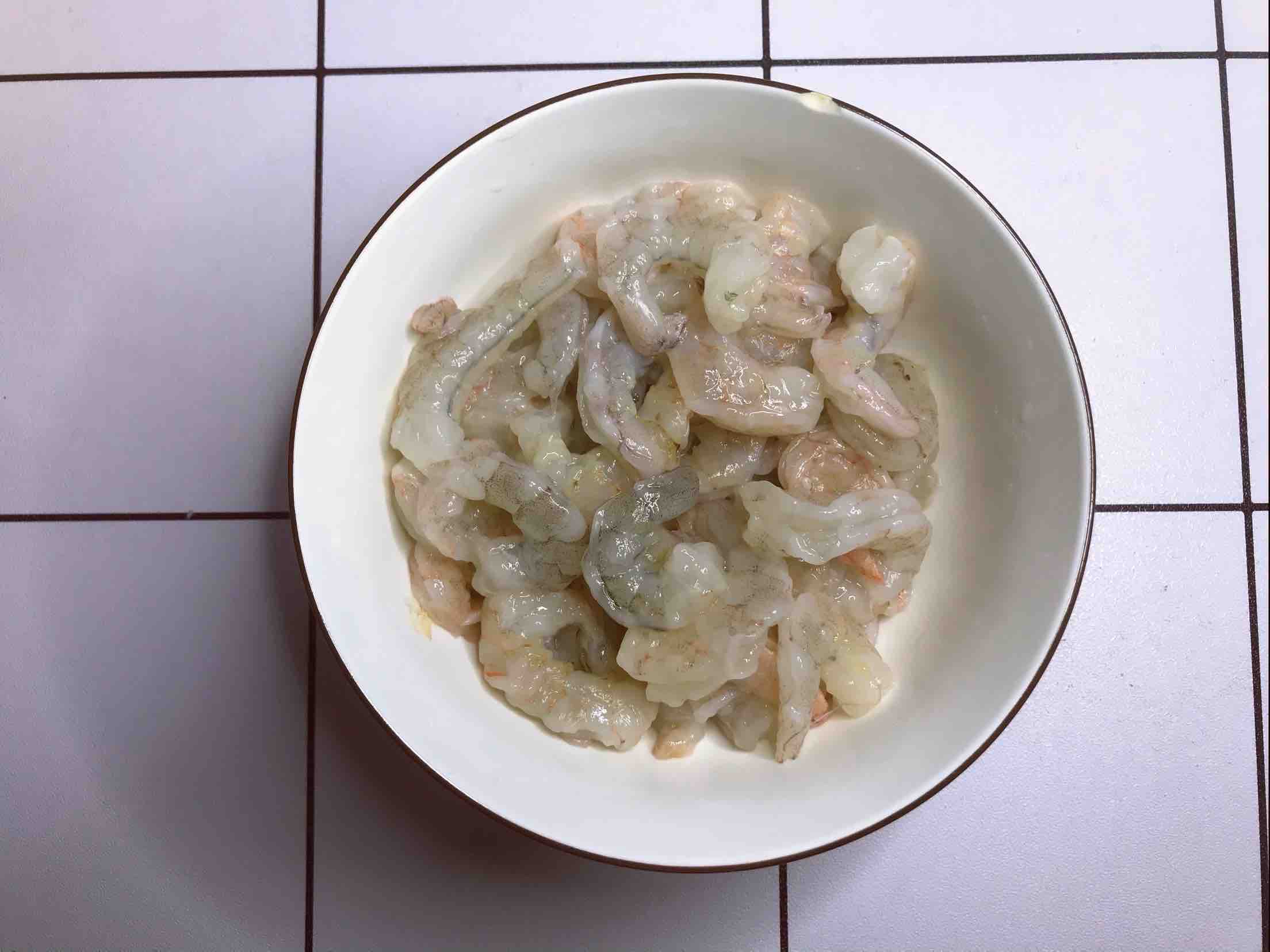 蔥爆蝦仁的做法-咸鮮味炒菜譜-易網<a href=http://www.aoa7937.com/ target=_blank class=infotextkey>健康養生</a>網 蔥爆蝦仁的做法-咸鮮味炒菜譜