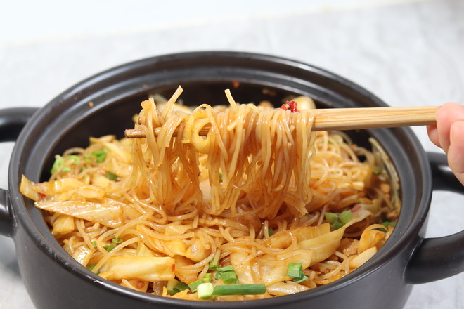粉絲肉末包菜的做法-家常味炒菜譜-易網(wǎng)健康養(yǎng)生網(wǎng) 粉絲肉末包菜的做法-家常味炒菜譜