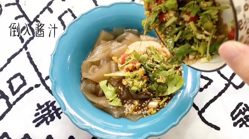 酸辣開(kāi)胃，秒殺路邊攤的麻醬火鍋粉的做法-麻醬味拌菜譜