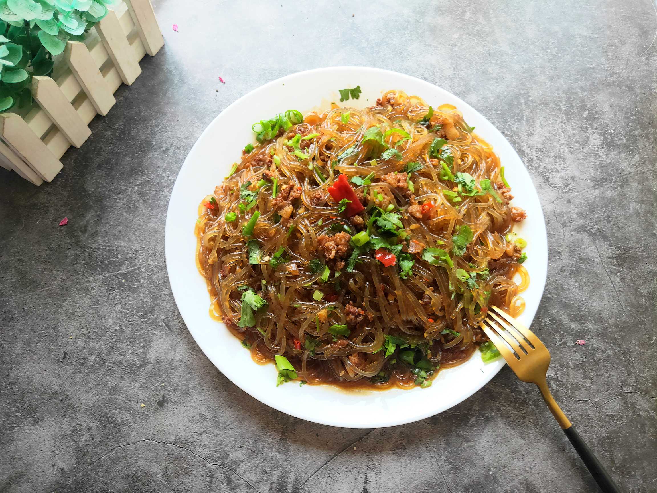 肉沫粉條的做法-咸鮮味炒菜譜-易網健康養生網 肉沫粉條的做法-咸鮮味炒菜譜
