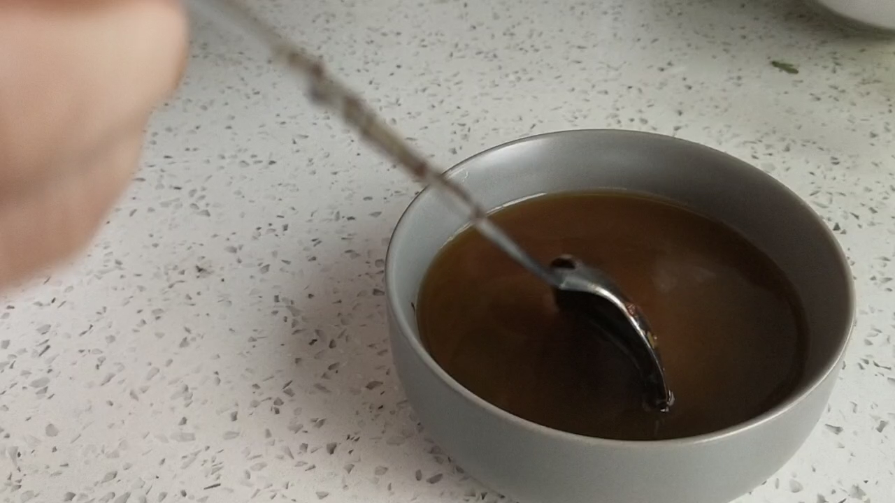 醬味茼蒿(偏甜口)的做法-家常味炒菜譜-易網健康養生網 醬味茼蒿(偏甜口)的做法-家常味炒菜譜