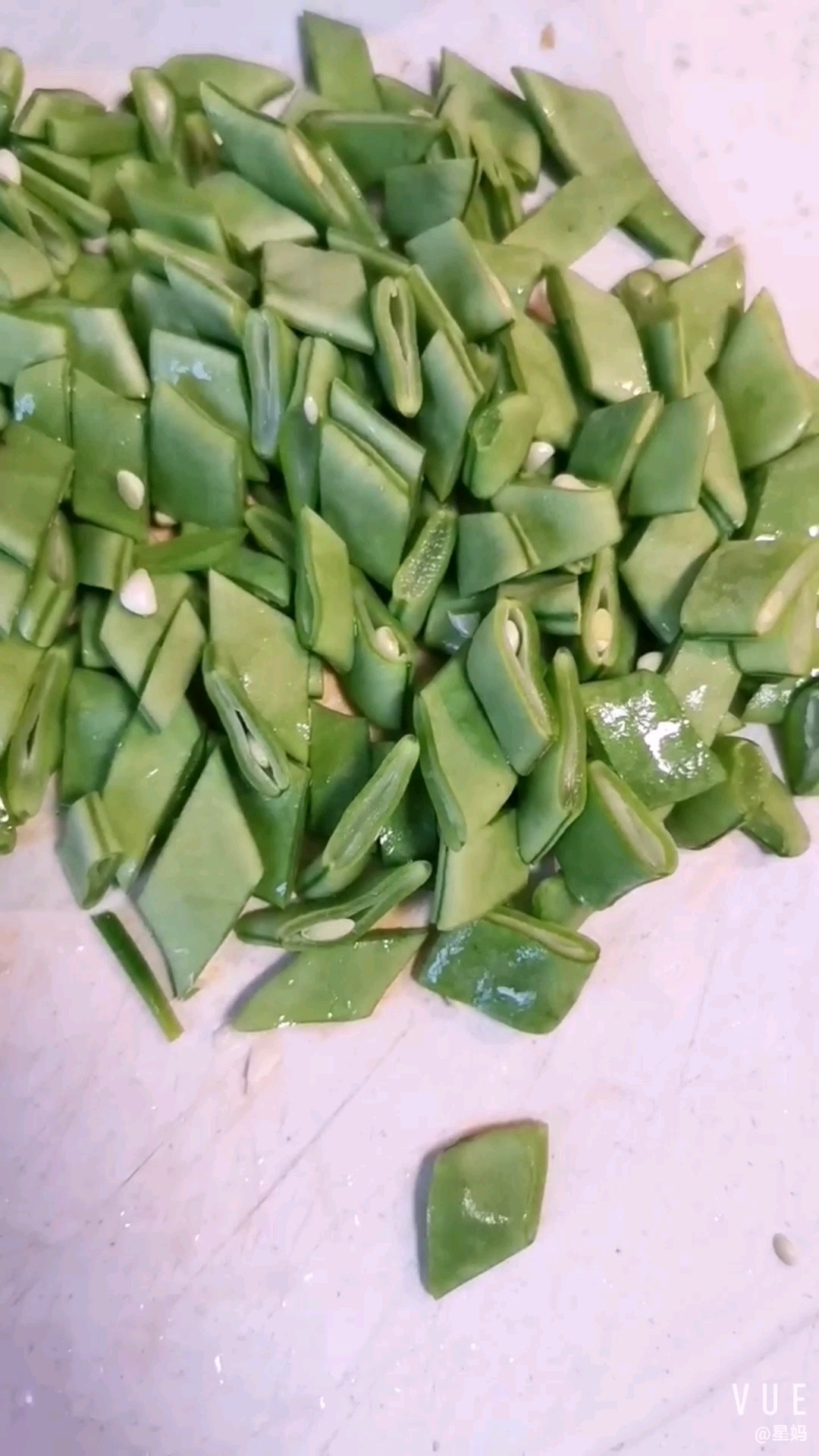 咸菜炒豆角的做法-家常味炒菜譜
