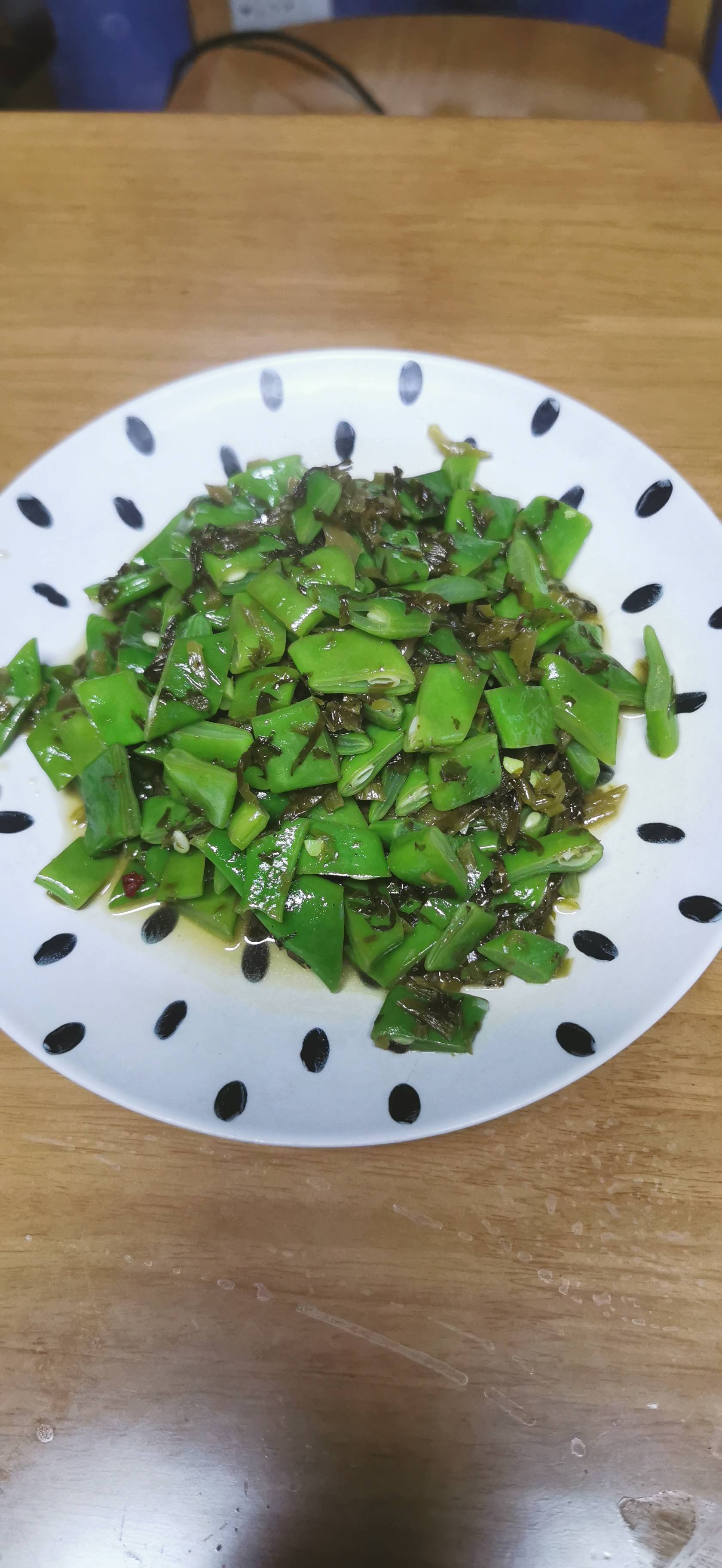 咸菜炒豆角的做法-家常味炒菜譜-易網(wǎng)健康養(yǎng)生網(wǎng) 咸菜炒豆角的做法-家常味炒菜譜
