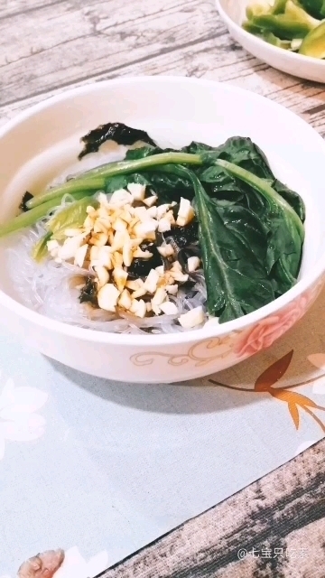 粉絲拌菠菜的做法-咸鮮味拌菜譜-易網(wǎng)健康養(yǎng)生網(wǎng) 粉絲拌菠菜的做法-咸鮮味拌菜譜
