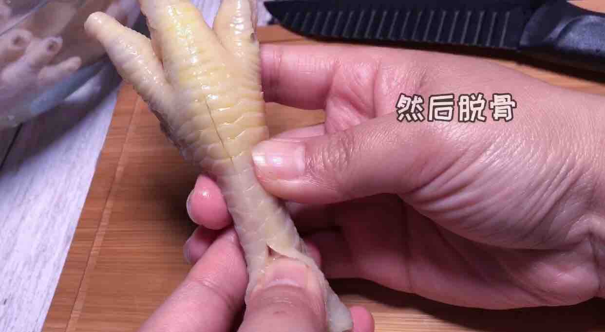 酸辣脫骨鳳爪的做法-酸辣味拌菜譜-易網(wǎng)健康養(yǎng)生網(wǎng) 酸辣脫骨鳳爪的做法-酸辣味拌菜譜