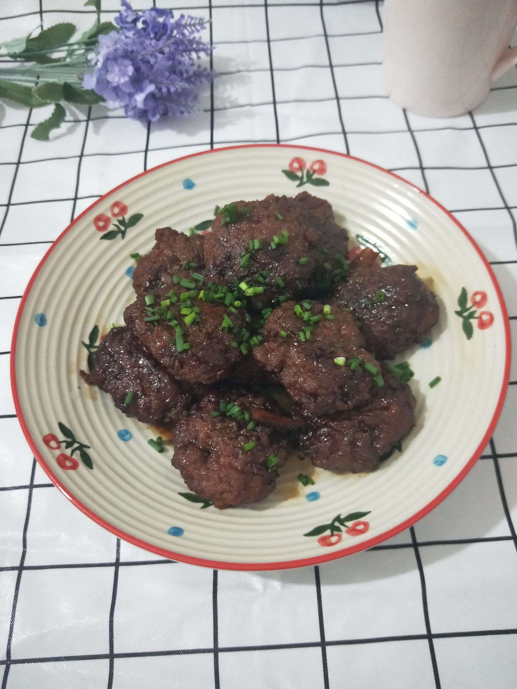 紅燒肉餅子的做法-家常味燒菜譜-易網(wǎng)健康養(yǎng)生網(wǎng) 紅燒肉餅子的做法-家常味燒菜譜