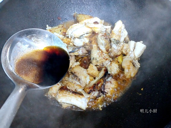 辣椒炒魚渣的做法-香辣味炒菜譜-易網(wǎng)健康養(yǎng)生網(wǎng) 辣椒炒魚渣的做法-香辣味炒菜譜