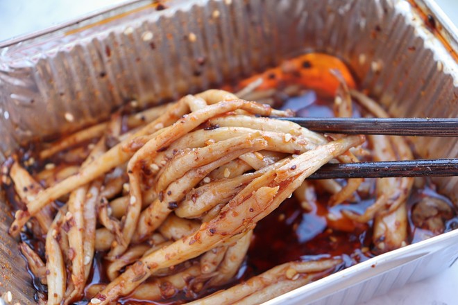 麻辣烤蟹味菇的做法-香辣味烤菜譜-易網健康養生網 麻辣烤蟹味菇的做法-香辣味烤菜譜