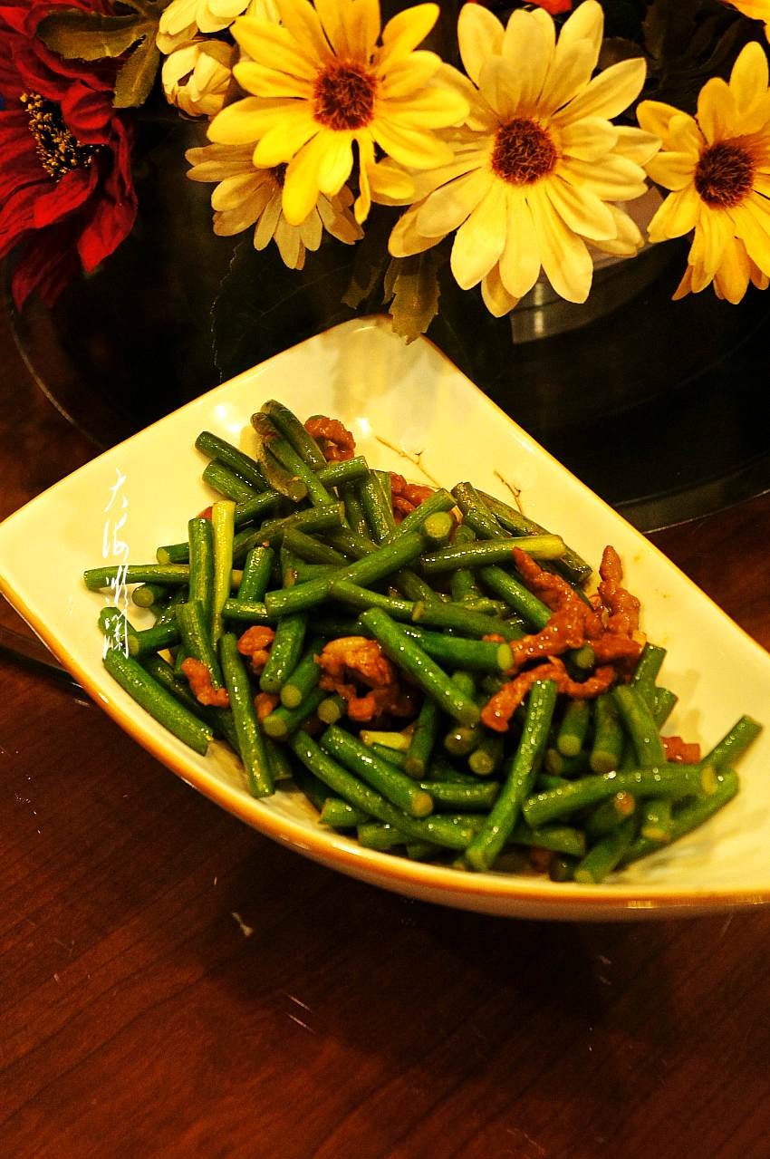 肉炒蒜苔的做法-家常味炒菜譜-易網健康養生網 肉炒蒜苔的做法-家常味炒菜譜