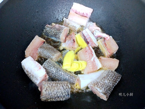 辣椒炒魚渣的做法-香辣味炒菜譜-易網(wǎng)健康養(yǎng)生網(wǎng) 辣椒炒魚渣的做法-香辣味炒菜譜