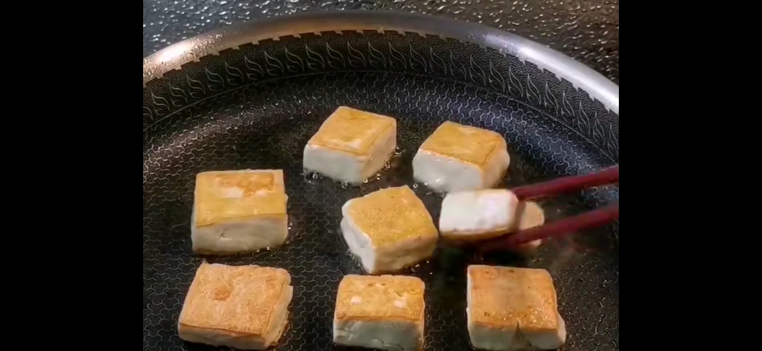 咸蛋黃豆腐的做法-咸鮮味煎菜譜