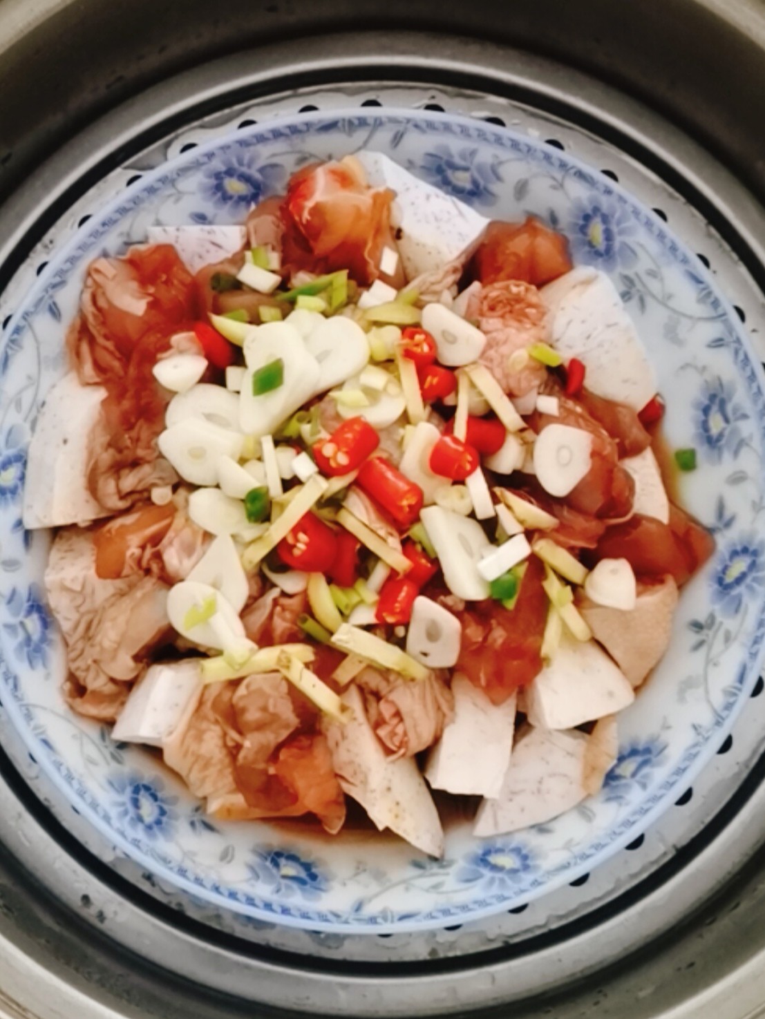 芋頭蒸雞的做法-咸鮮味蒸菜譜