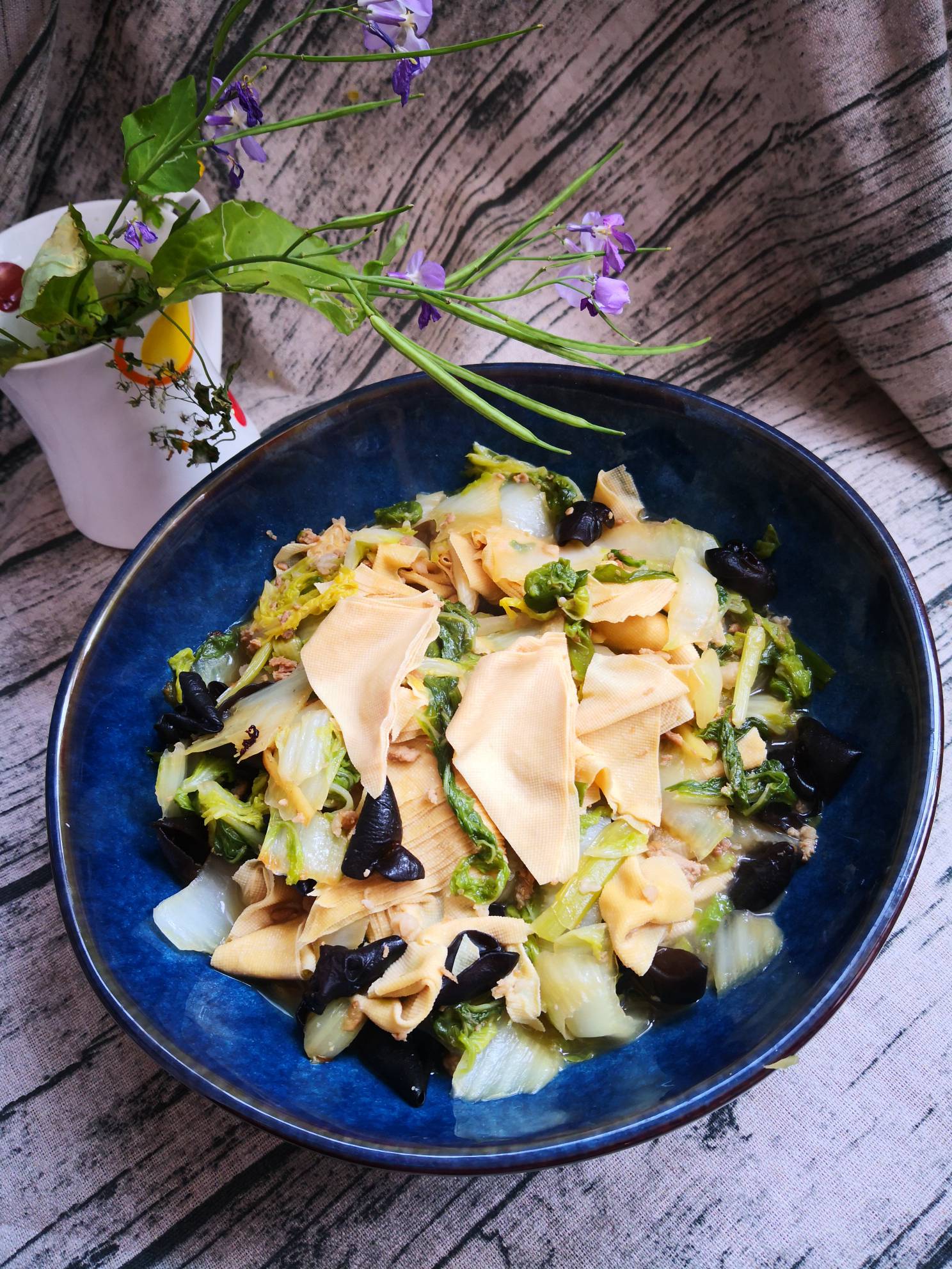 白菜燉豆皮的做法-家常味燉菜譜-易網健康養生網 白菜燉豆皮的做法-家常味燉菜譜