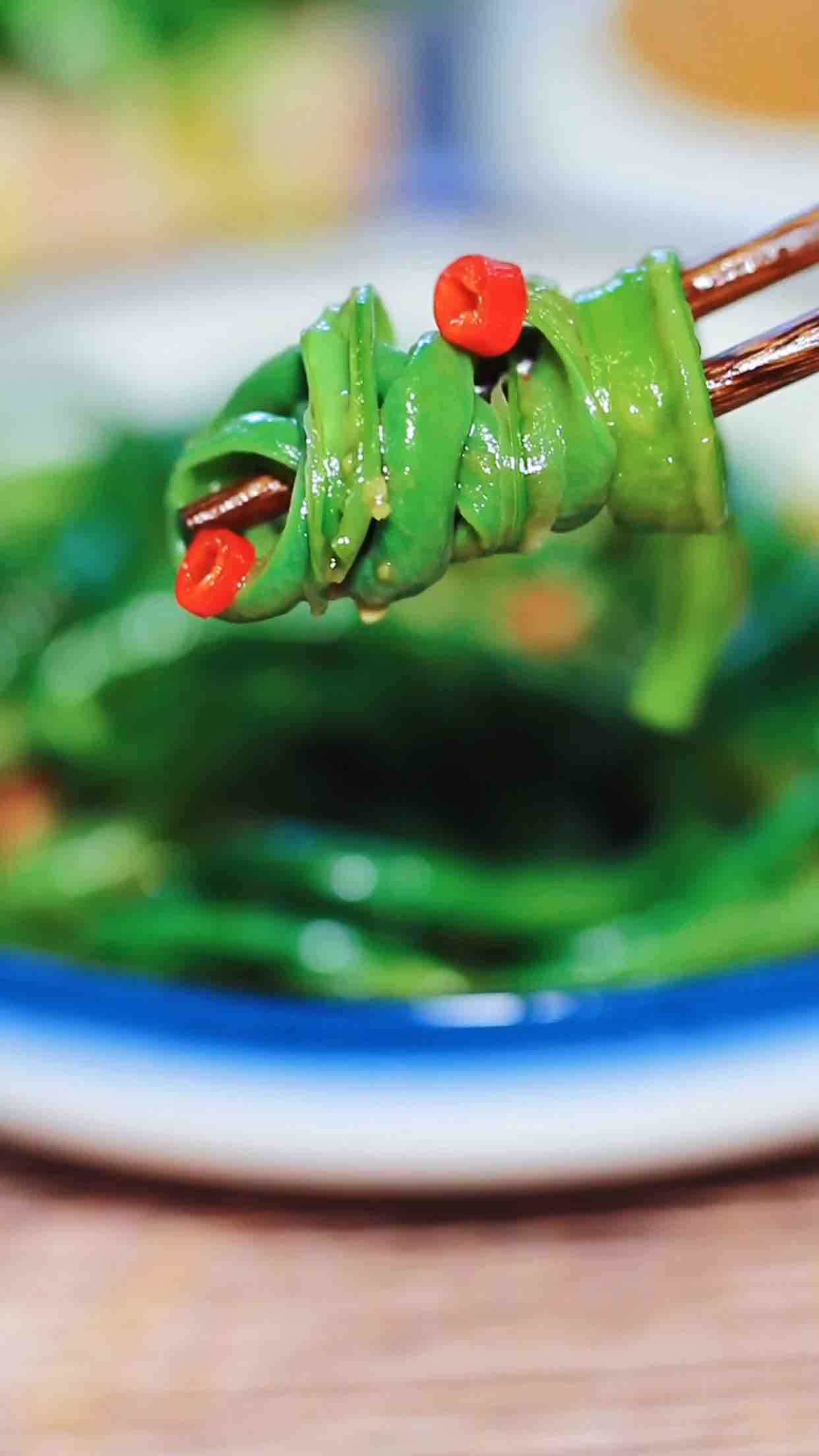 手撕豇豆的做法-酸辣味煮菜譜