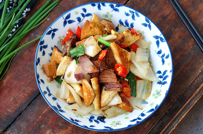 豆腐咸肉燒白菜的做法-家常味燒菜譜-易網健康養生網 豆腐咸肉燒白菜的做法-家常味燒菜譜