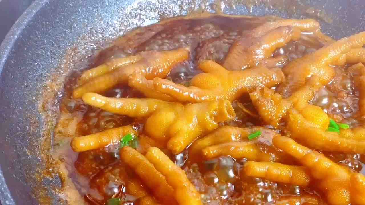 雞爪這樣做，香糯軟爛，好吃到光盤的做法-家常味燒菜譜