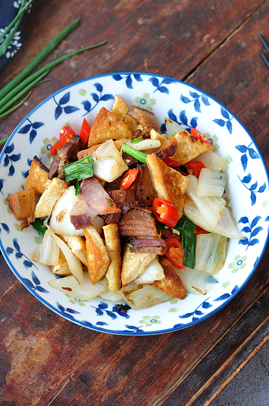 豆腐咸肉燒白菜的做法-家常味燒菜譜-易網健康養生網 豆腐咸肉燒白菜的做法-家常味燒菜譜