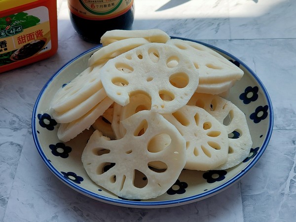 醬香烤藕的做法-醬香味烤菜譜-易網<a href=http://www.aoa7937.com/ target=_blank class=infotextkey>健康養生</a>網 醬香烤藕的做法-醬香味烤菜譜