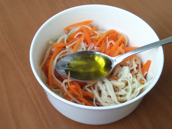 金針菇拌胡蘿卜的做法-家常味拌菜譜