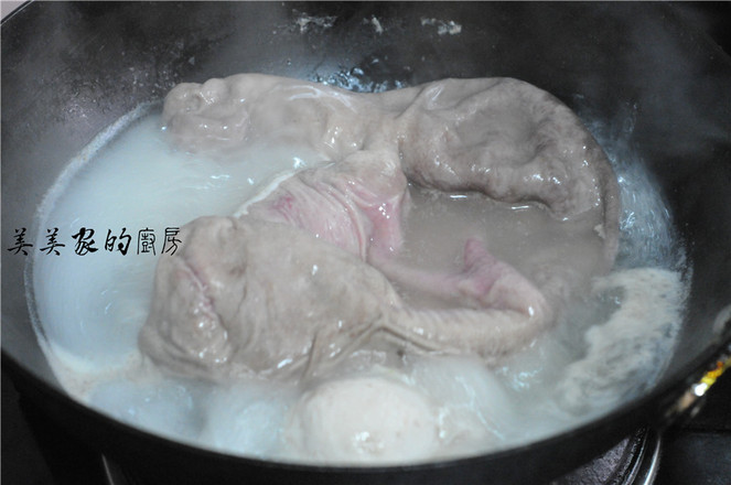 黑豆燉豬肚的做法-家常味燒菜譜-易網健康養生網 黑豆燉豬肚的做法-家常味燒菜譜