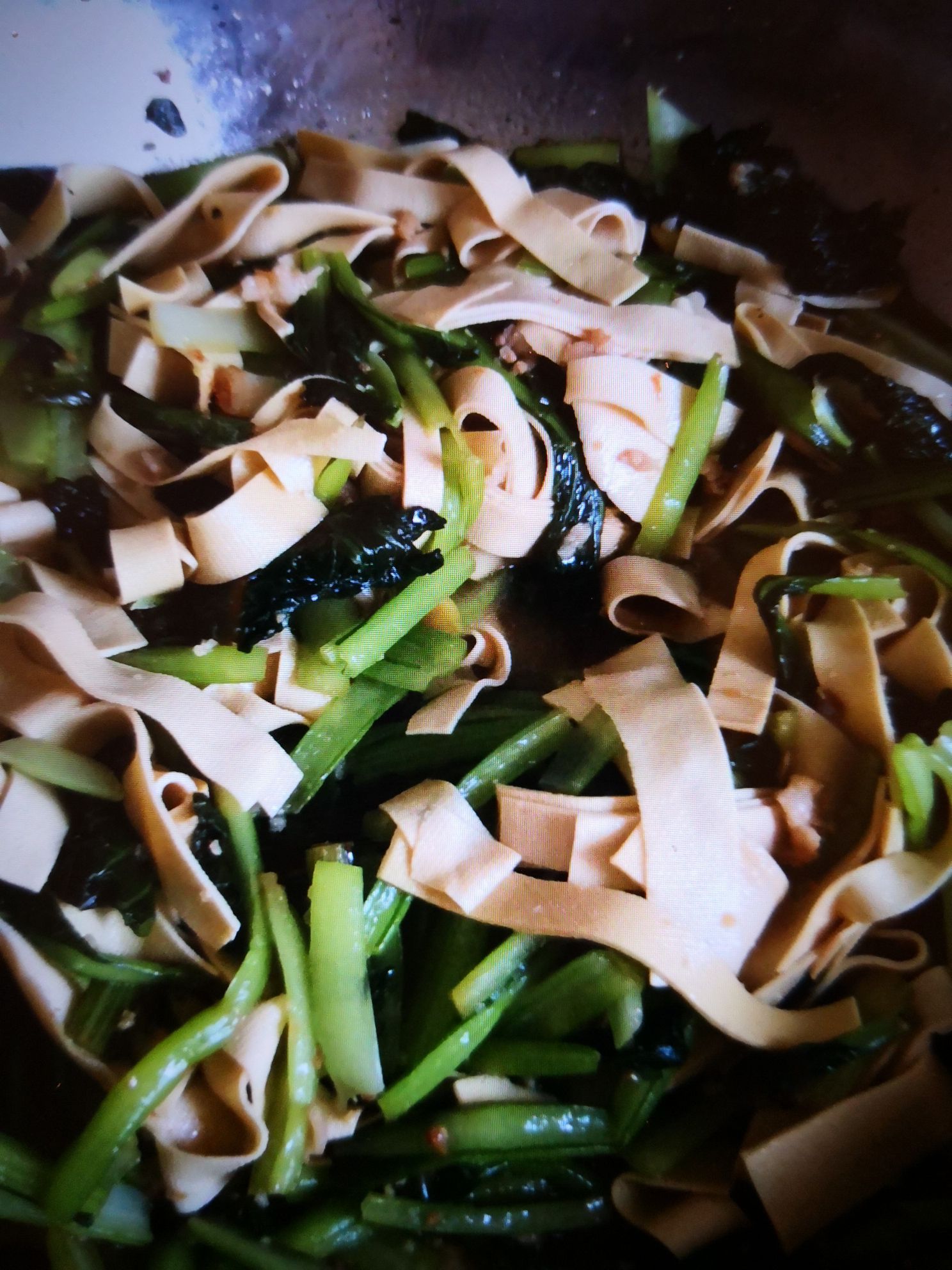烏塌菜炒豆皮的做法-家常味炒菜譜