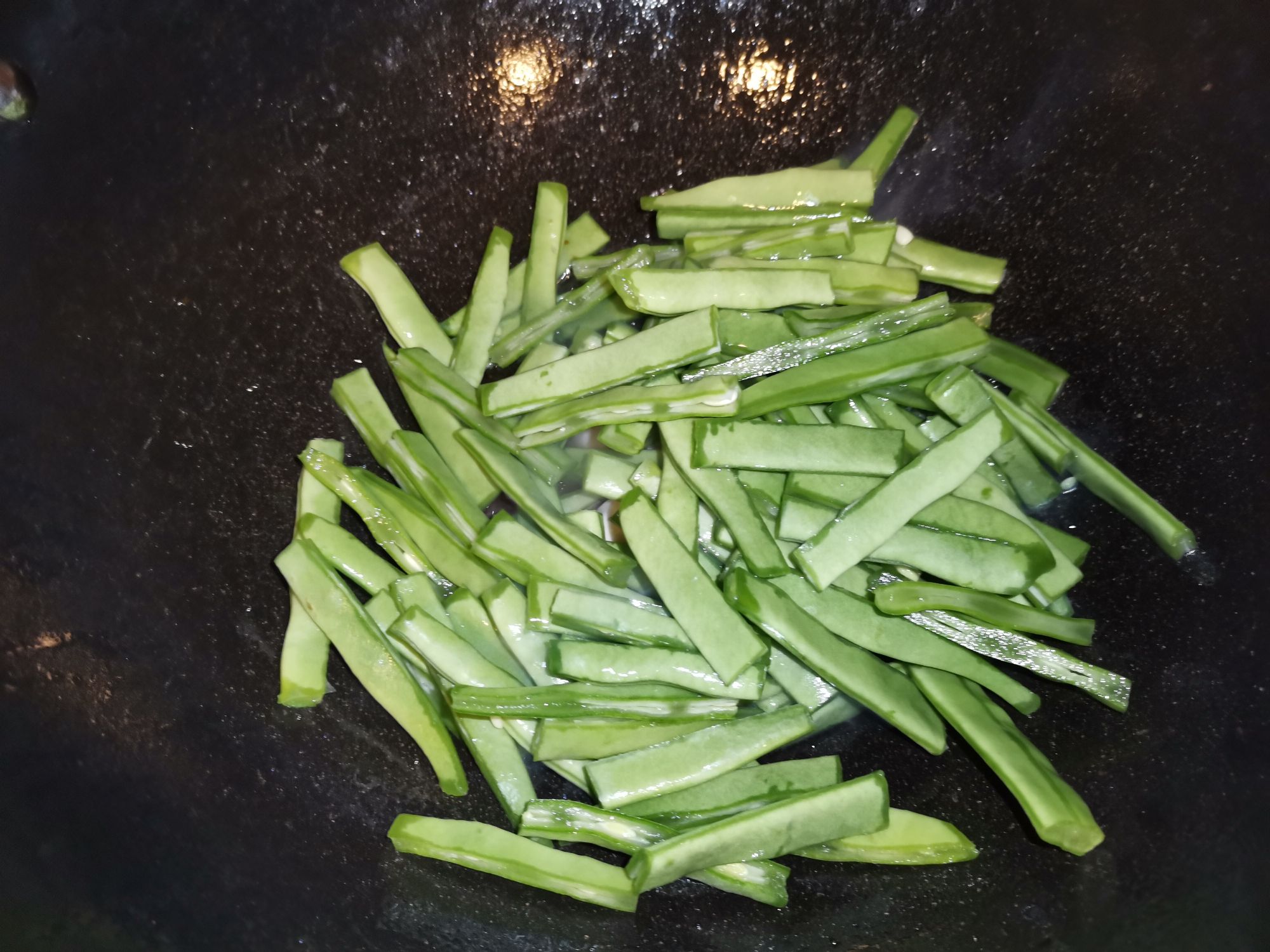 扁豆角炒肉絲的做法-家常味炒菜譜-易網健康養生網 扁豆角炒肉絲的做法-家常味炒菜譜
