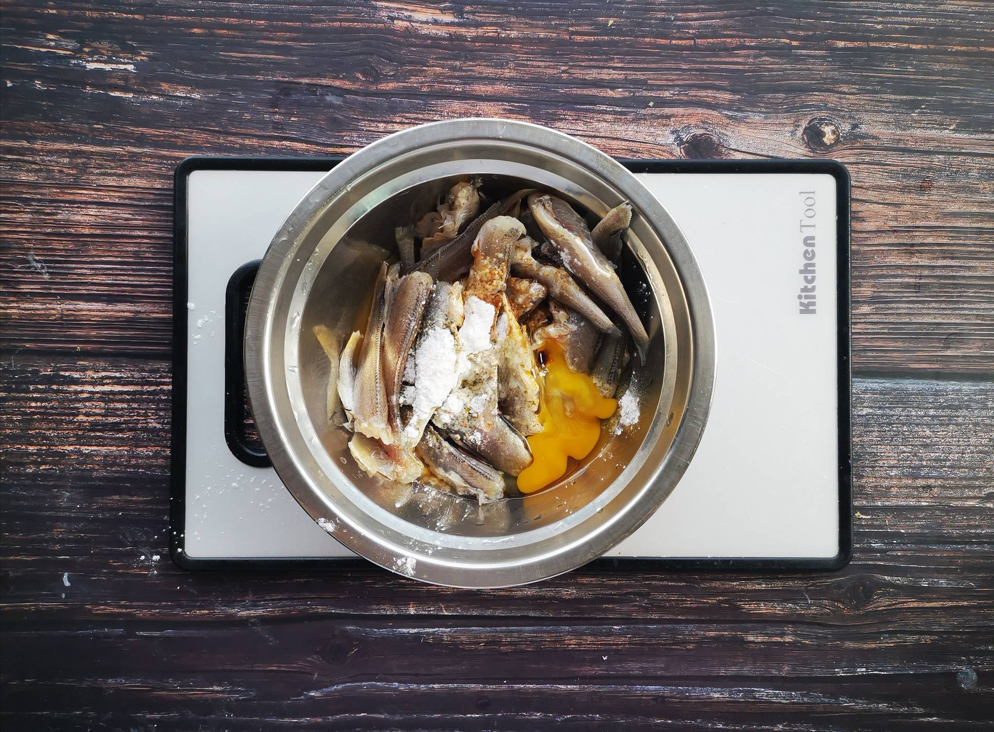 油炸小黃魚的做法-咸鮮味炸菜譜