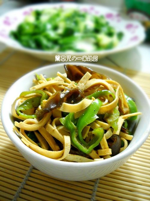 素炒千張絲的做法-家常味炒菜譜-易網(wǎng)健康養(yǎng)生網(wǎng) 素炒千張絲的做法-家常味炒菜譜