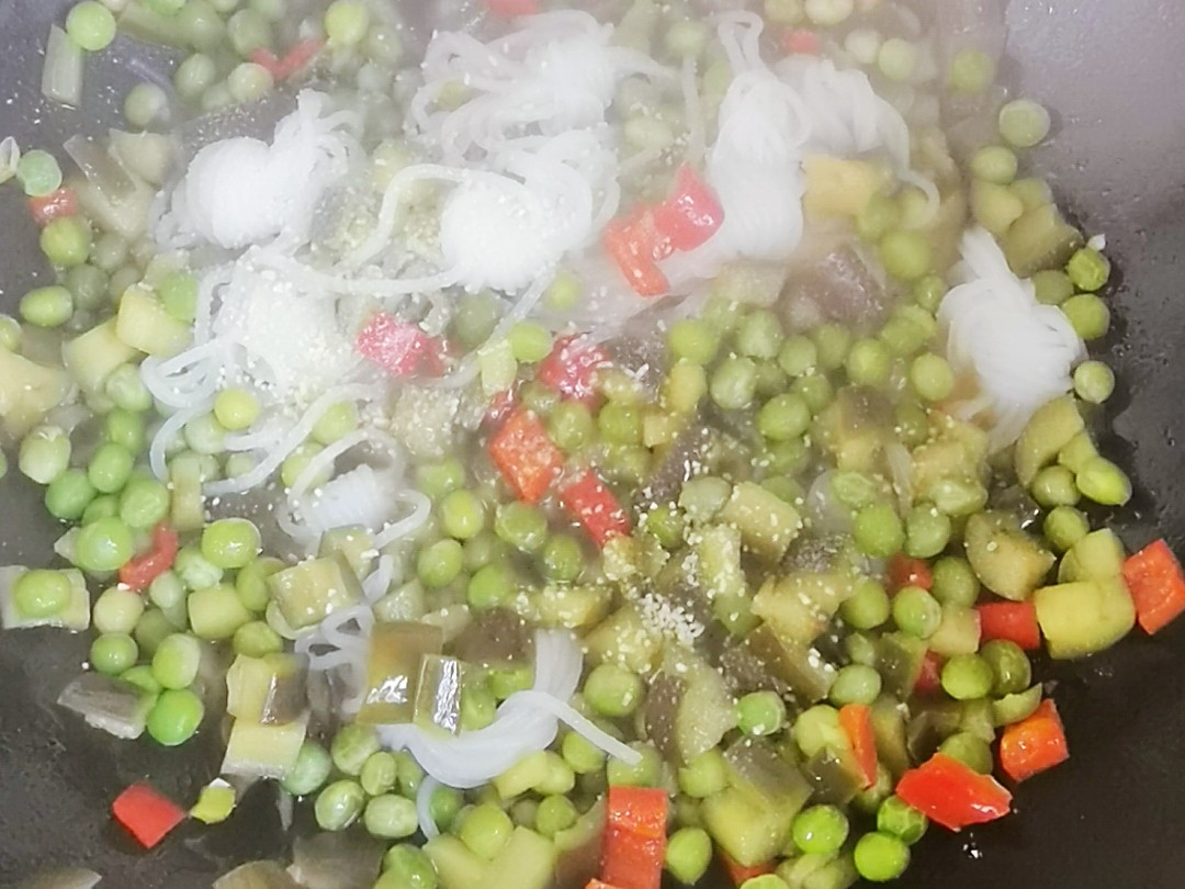 青豆炒茄丁的做法-咸鮮味炒菜譜