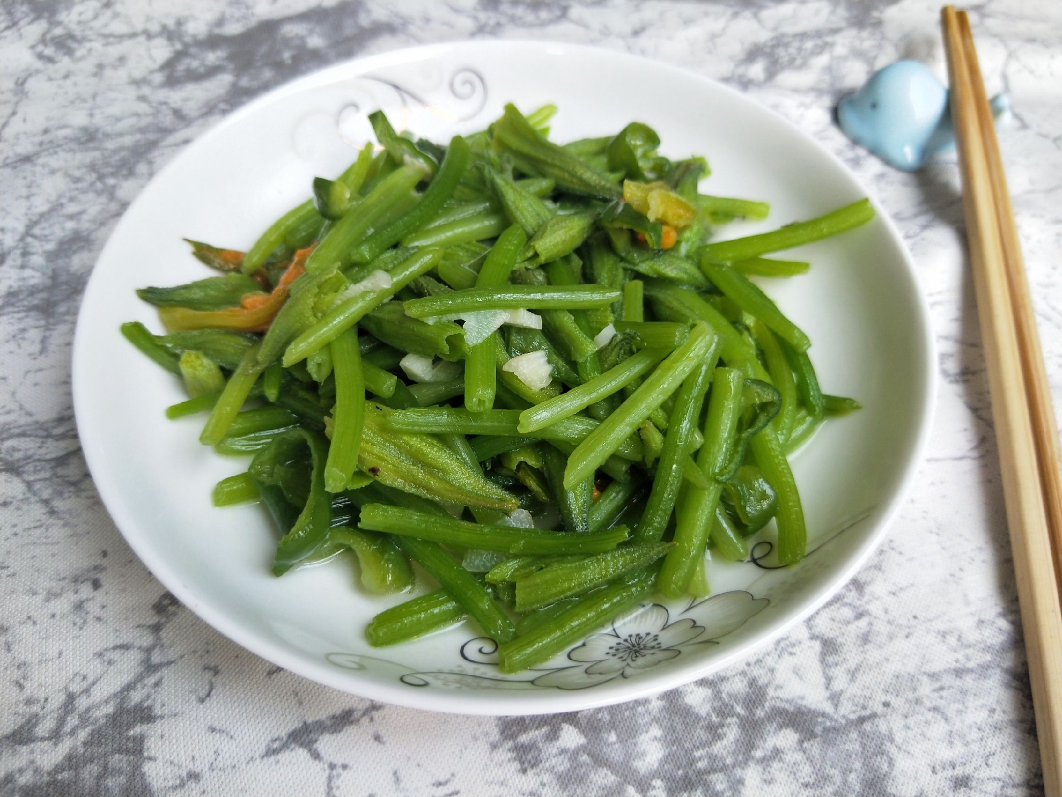 蒜香南瓜花的做法-家常味炒菜譜-易網健康養生網 蒜香南瓜花的做法-家常味炒菜譜