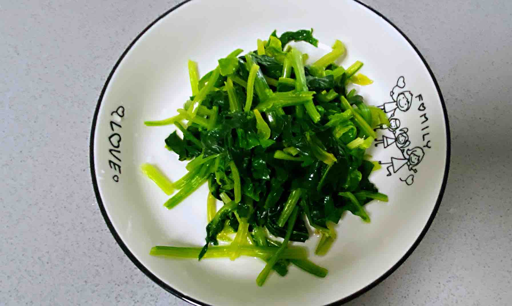 菠菜炒雞蛋，多做這一步，雞蛋營養滑嫩，菠菜翠綠不澀口的做法-咸鮮味炒菜譜