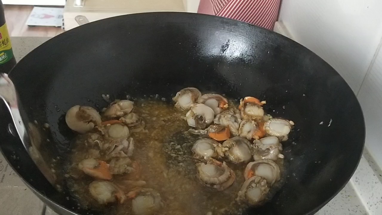蒜蓉粉絲扇貝的做法-家常味炒菜譜