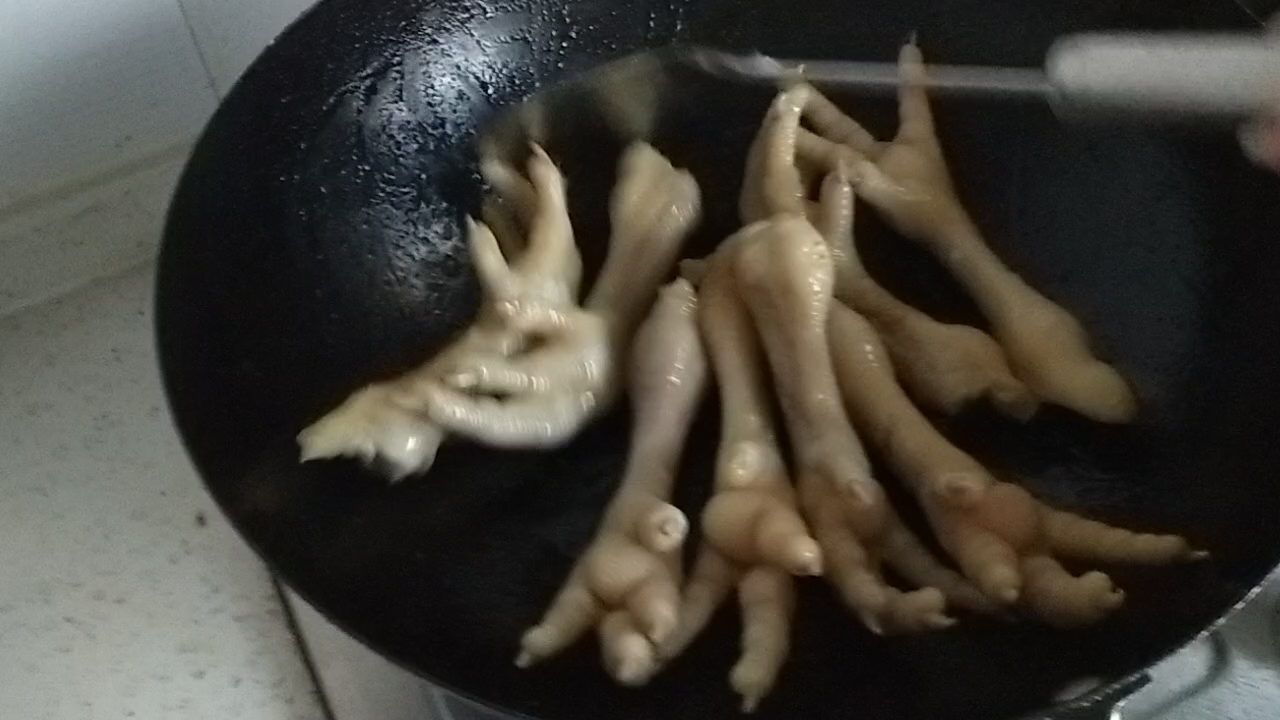 紅燒雞爪的做法-咸鮮味燉菜譜