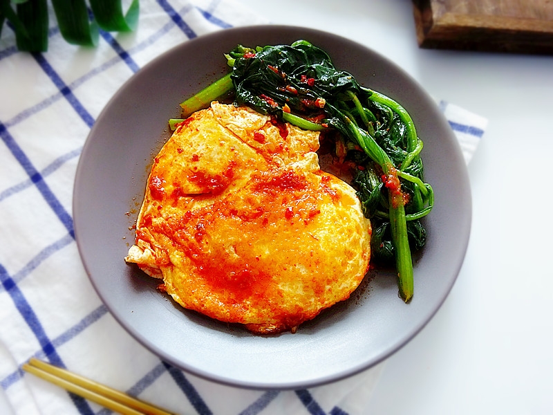 菠菜煎蛋的做法-咸鮮味煎菜譜-易網健康養生網 菠菜煎蛋的做法-咸鮮味煎菜譜