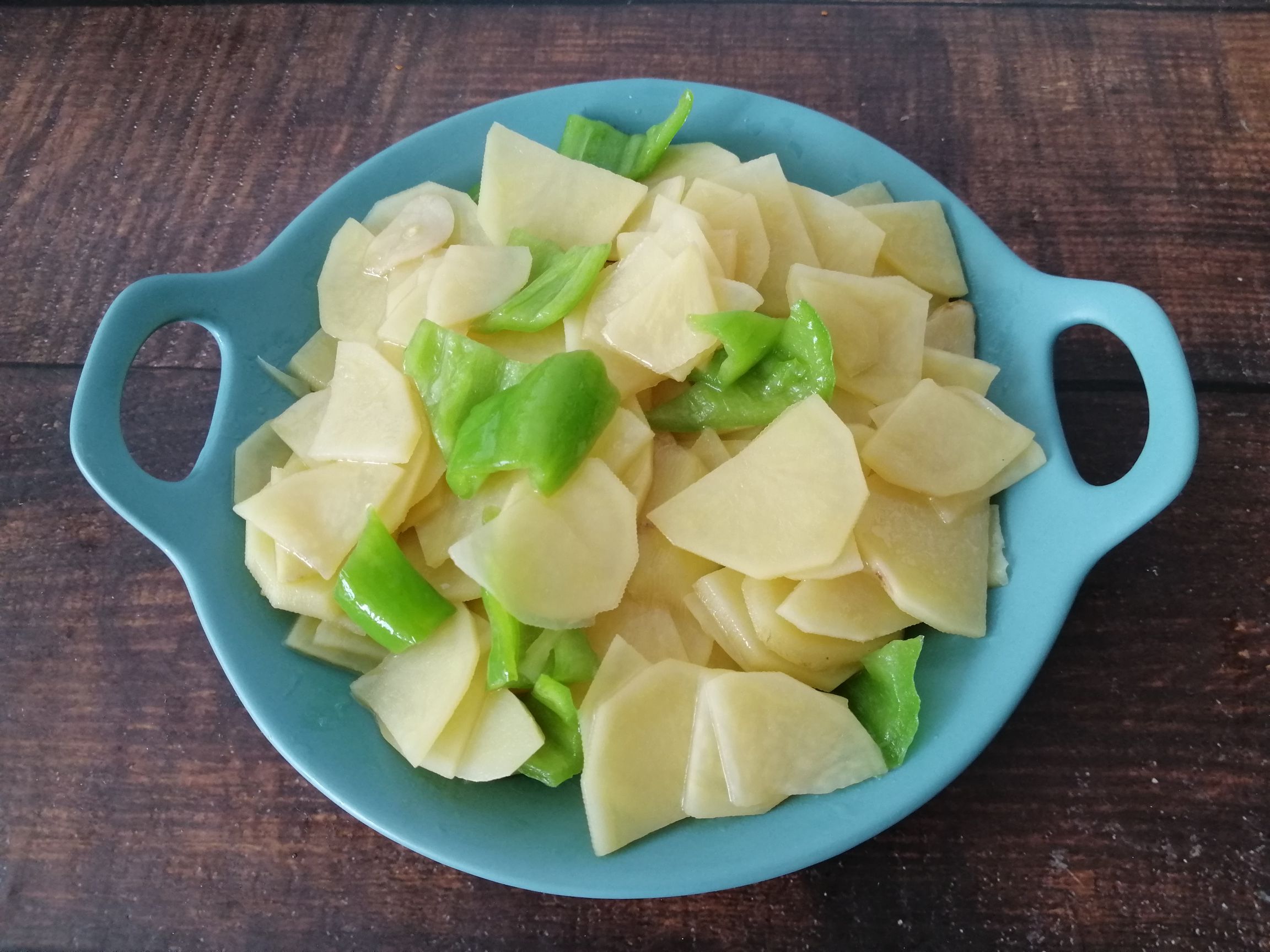 尖椒土豆片的做法-家常味炒菜譜-易網(wǎng)健康養(yǎng)生網(wǎng) 尖椒土豆片的做法-家常味炒菜譜