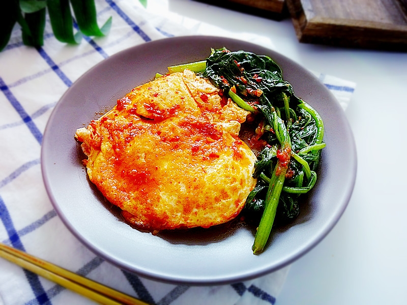 菠菜煎蛋的做法-咸鮮味煎菜譜-易網健康養生網 菠菜煎蛋的做法-咸鮮味煎菜譜