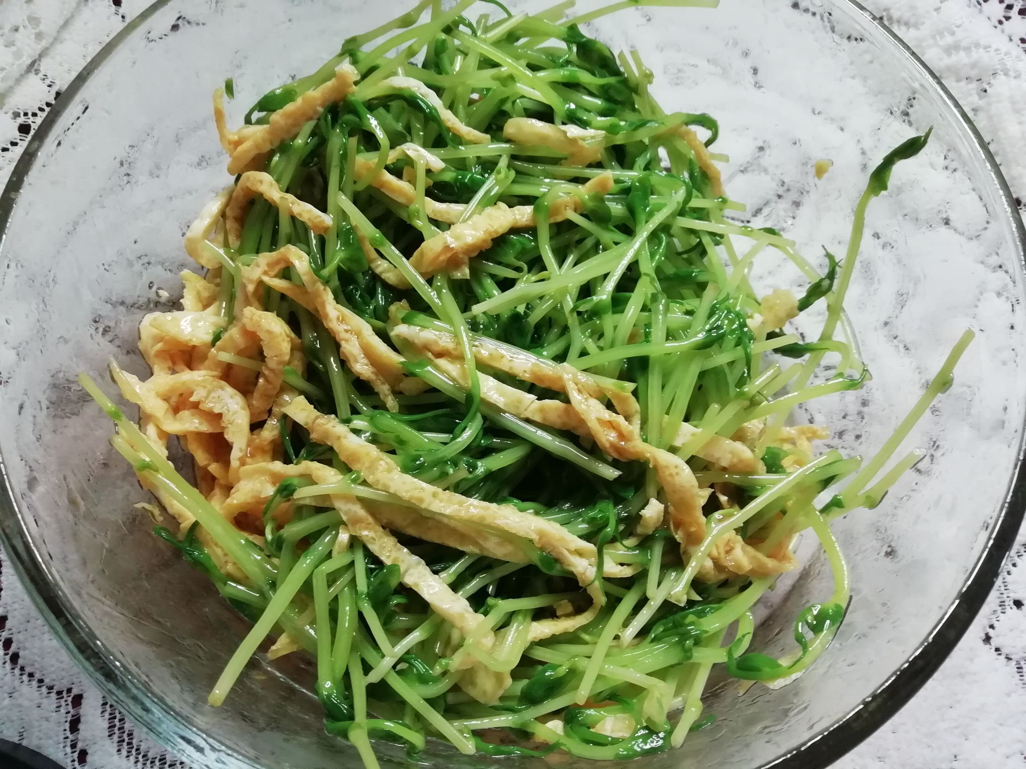 蛋絲拌豌豆苗的做法-咸鮮味拌菜譜