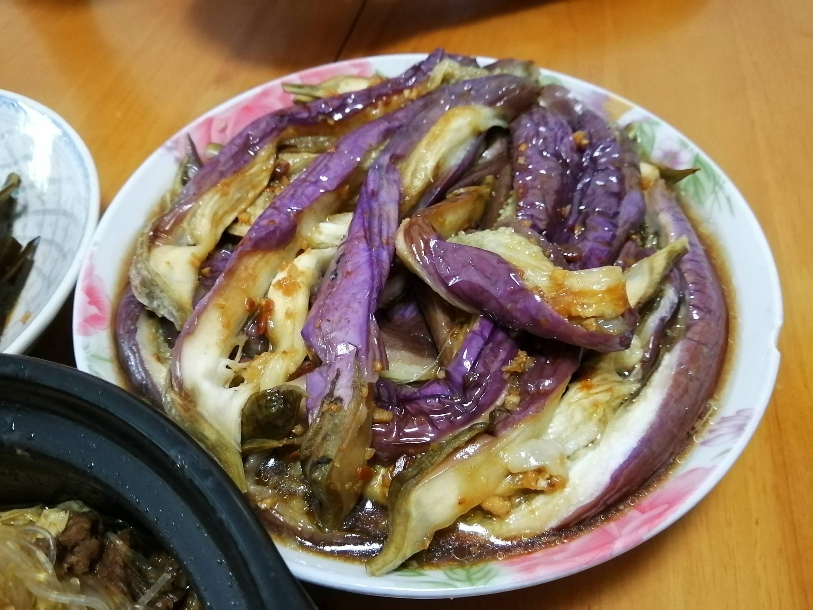 涼拌手撕茄子的做法-酸味拌菜譜-易網健康養生網 涼拌手撕茄子的做法-酸味拌菜譜