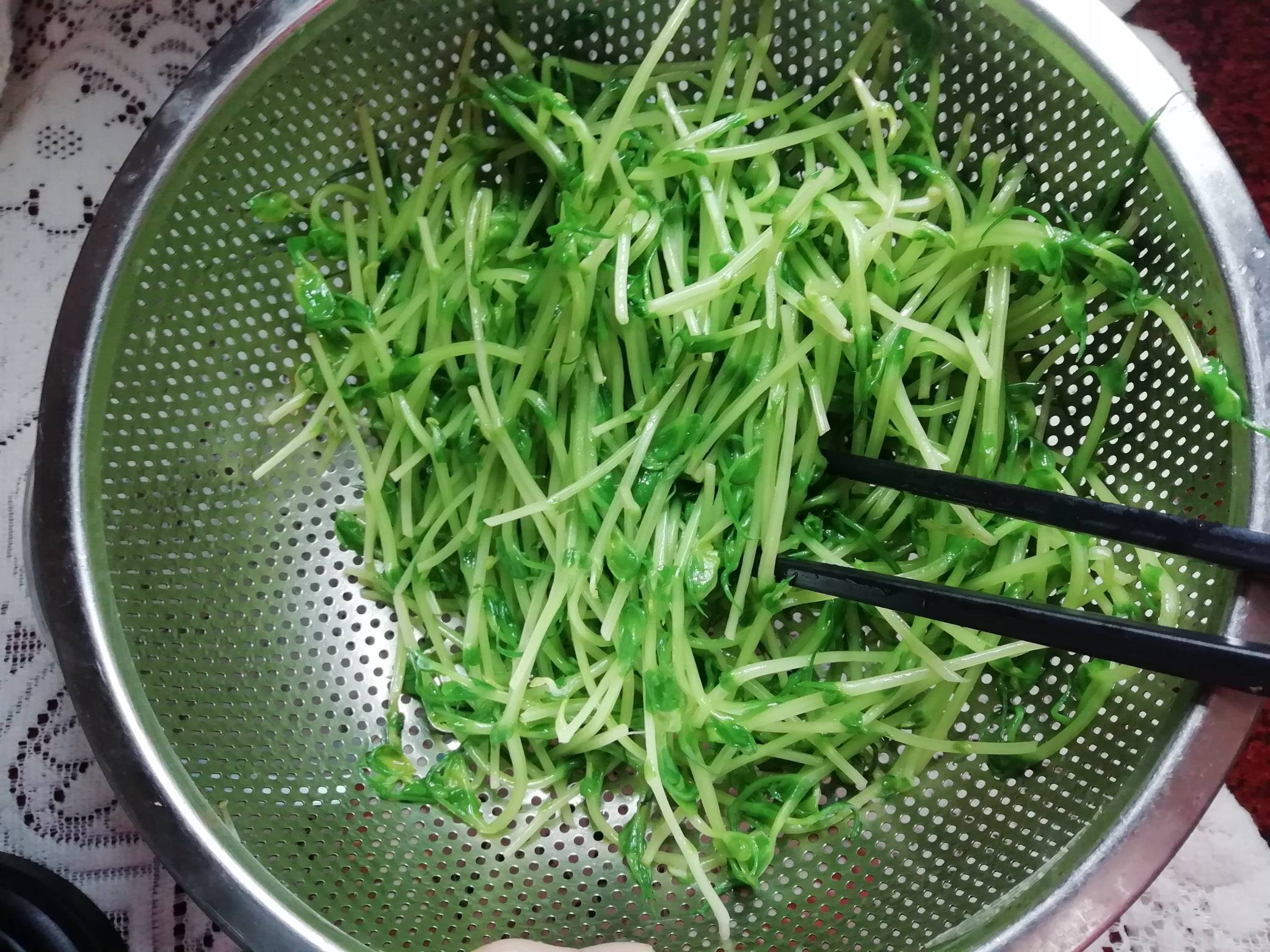 蛋絲拌豌豆苗的做法-咸鮮味拌菜譜
