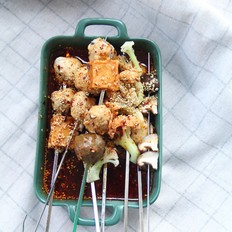 夏日麻辣串串自制更安心的做法-麻辣味煮菜譜